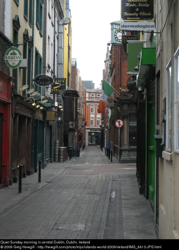 Quiet Sunday morning in central Dublin