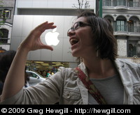 Amy having a bite at the Apple store in Shibuya