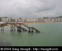 A view of San Sebastián's swimming pier and beach.